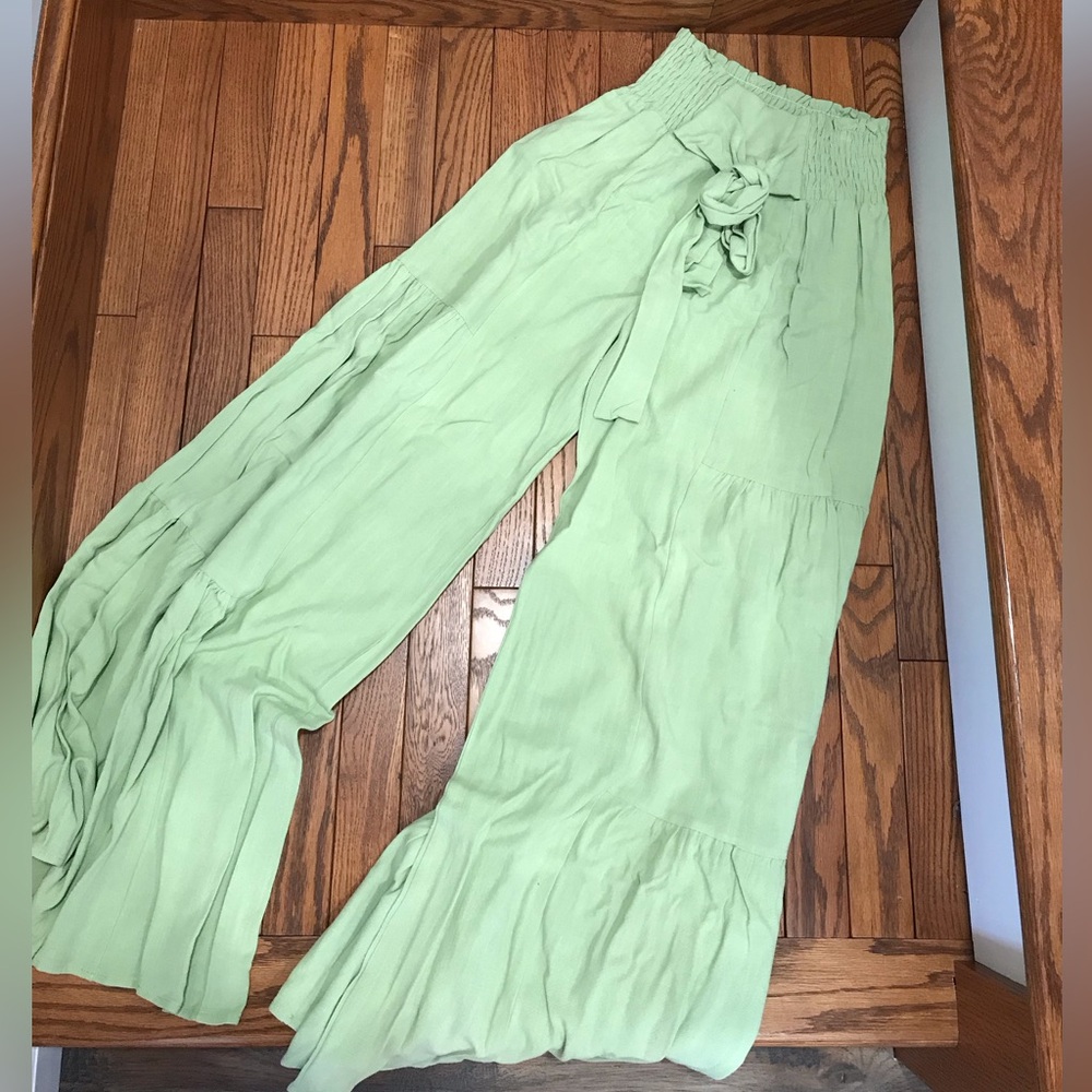 Spring Green Wide-Leg Pants